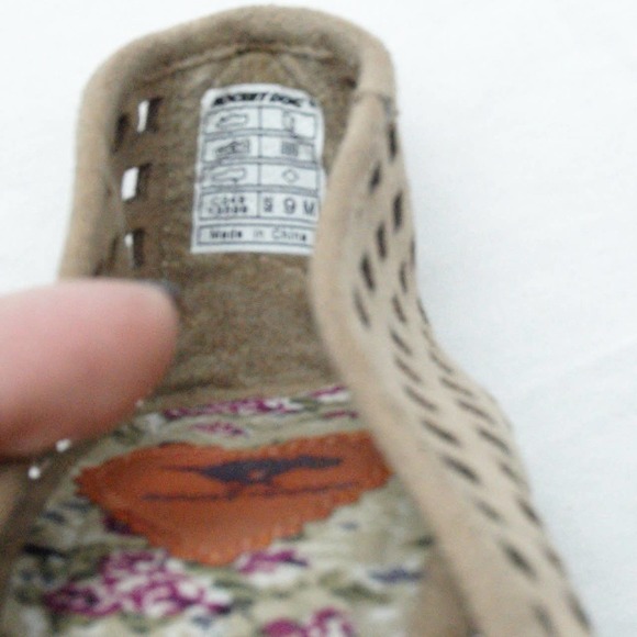 ROCKET Dog Perforated Brown Suede Peep Toe Heels - Picture 6 of 6